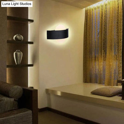 Aplique de pared LED moderno DecorBites™ de acrílico con placa posterior metálica en acabado blanco/negro e iluminación blanca/cálida