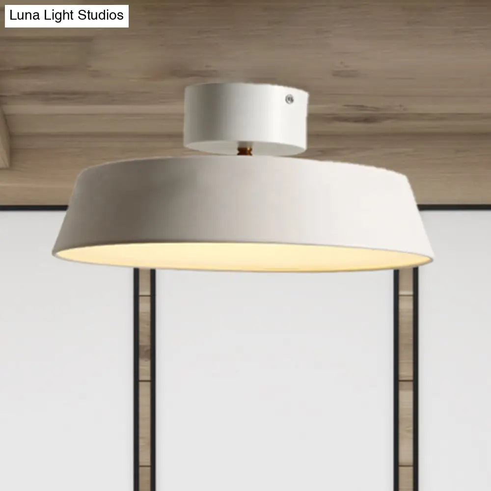 DecorBites™ DecorBites™ Lámpara de techo semiempotrada estilo granero moderno: Lámpara de techo giratoria con difusor acrílico blanco/verde