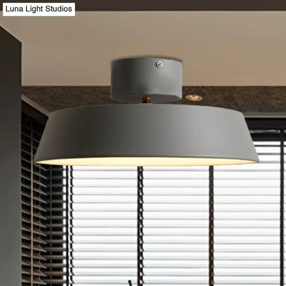 DecorBites™ DecorBites™ Lámpara de techo semiempotrada estilo granero moderno: Lámpara de techo giratoria con difusor acrílico blanco/verde