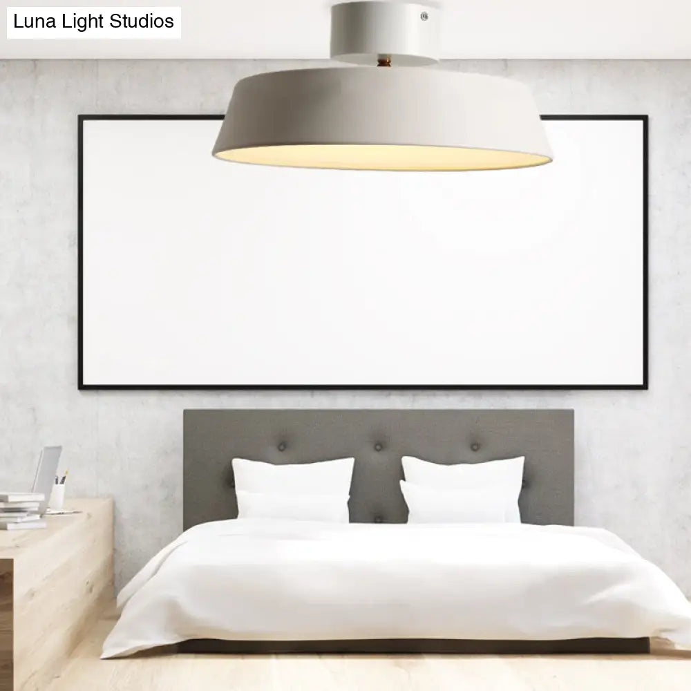 DecorBites™ DecorBites™ Lámpara de techo semiempotrada estilo granero moderno: Lámpara de techo giratoria con difusor acrílico blanco/verde