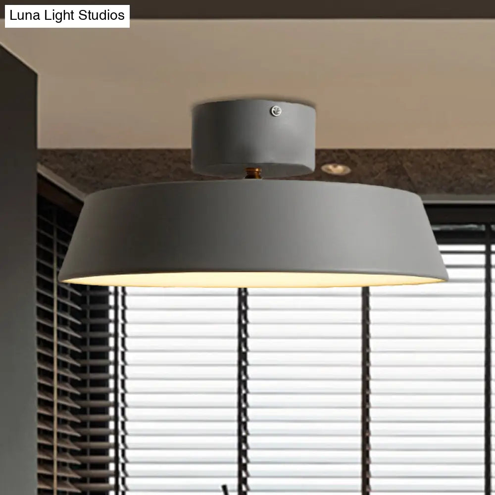 DecorBites™ DecorBites™ Lámpara de techo semiempotrada estilo granero moderno: Lámpara de techo giratoria con difusor acrílico blanco/verde