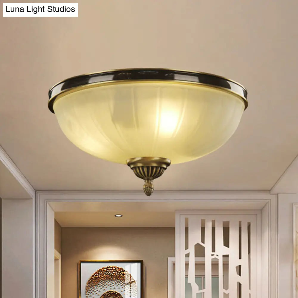 Lámpara de techo DecorBites™ moderna en negro y dorado con forma de cúpula y cristal prismático - 2 luces, montaje empotrado tradicional