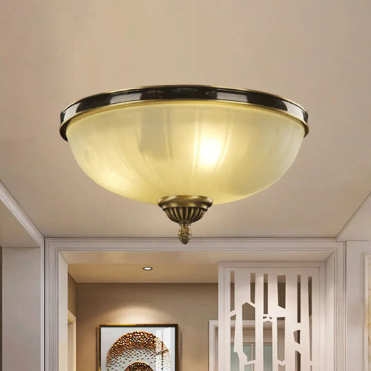 Lámpara de techo DecorBites™ moderna en negro y dorado con forma de cúpula y cristal prismático - 2 luces, montaje empotrado tradicional