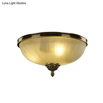 Lámpara de techo DecorBites™ moderna en negro y dorado con forma de cúpula y cristal prismático - 2 luces, montaje empotrado tradicional