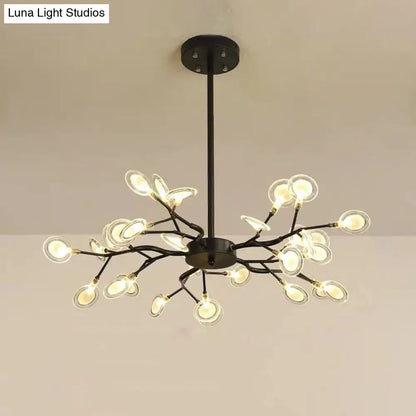 Lámpara de araña moderna negra con brazos y suspensión metálica de múltiples luces