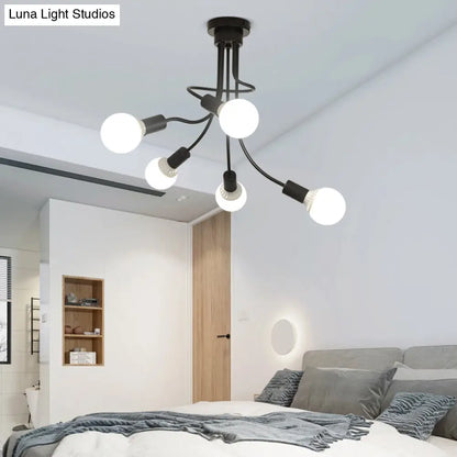 Lámpara de techo moderna con brazos curvos de metal negro: una lámpara de araña sencilla pero elegante con 3 o 5 luces para la decoración del comedor.