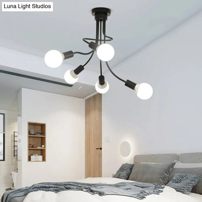 Lámpara de techo moderna con brazos curvos de metal negro: una lámpara de araña sencilla pero elegante con 3 o 5 luces para la decoración del comedor.