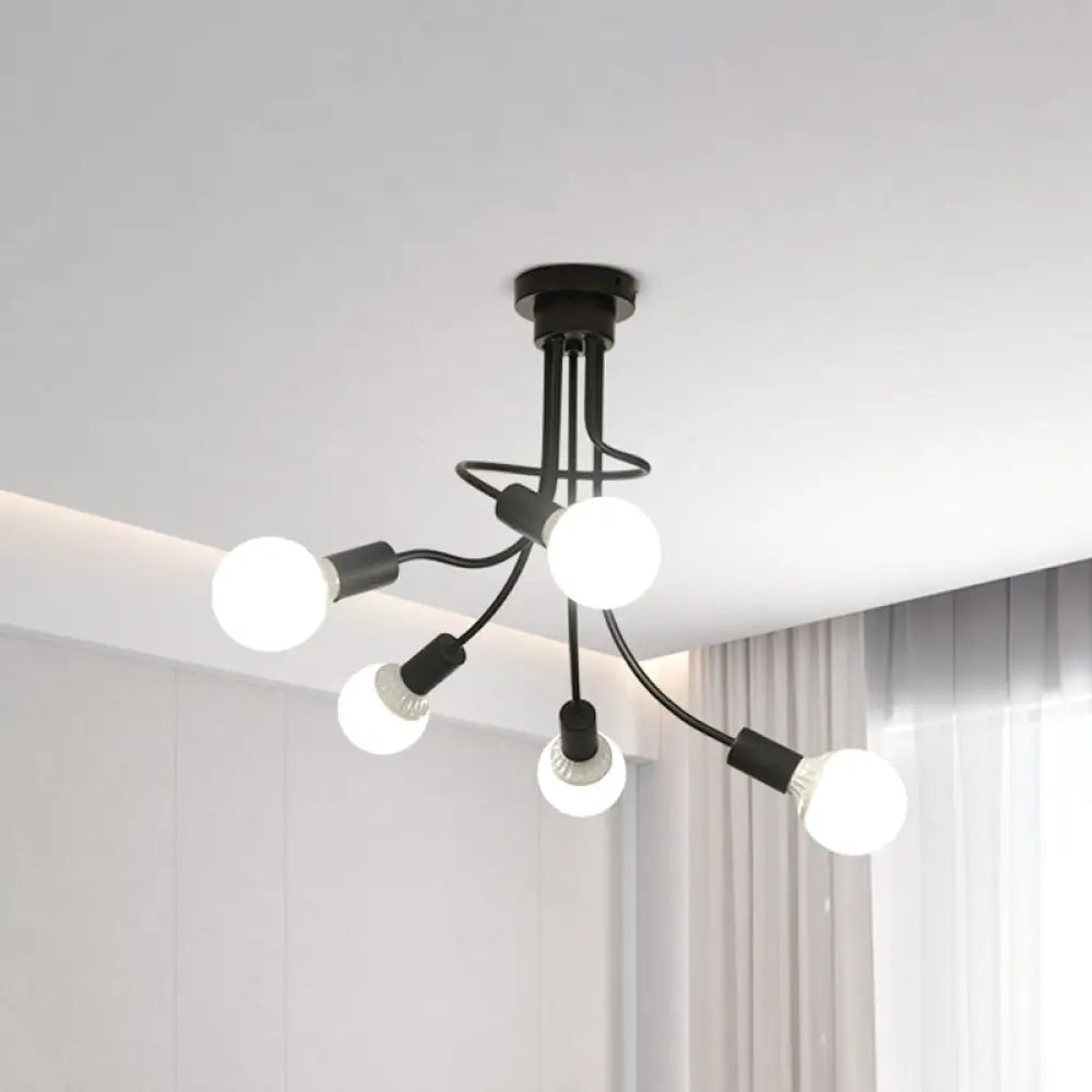 Lámpara de techo moderna con brazos curvos de metal negro: una lámpara de araña sencilla pero elegante con 3 o 5 luces para la decoración del comedor.