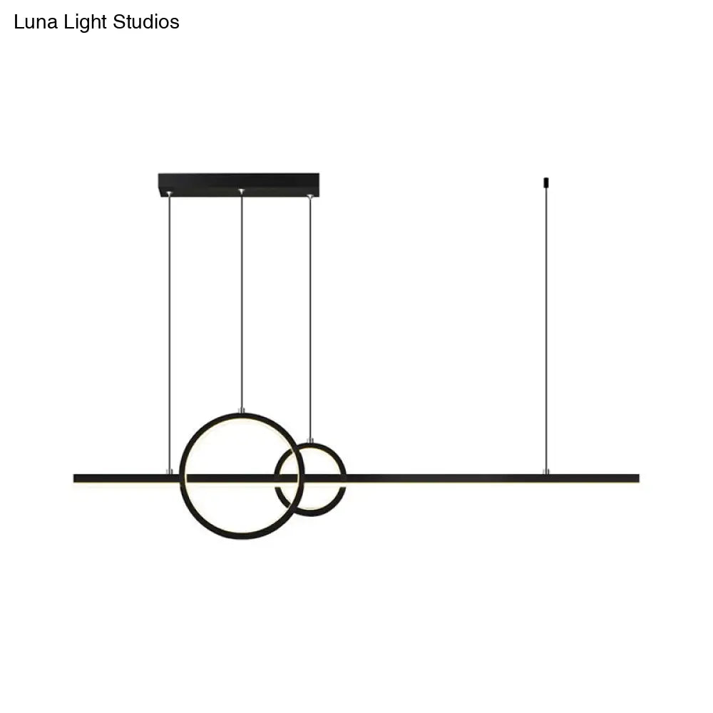 Lámpara colgante LED metálica moderna DecorBites™ con anillo y barra en negro y dorado para una iluminación de cocina minimalista