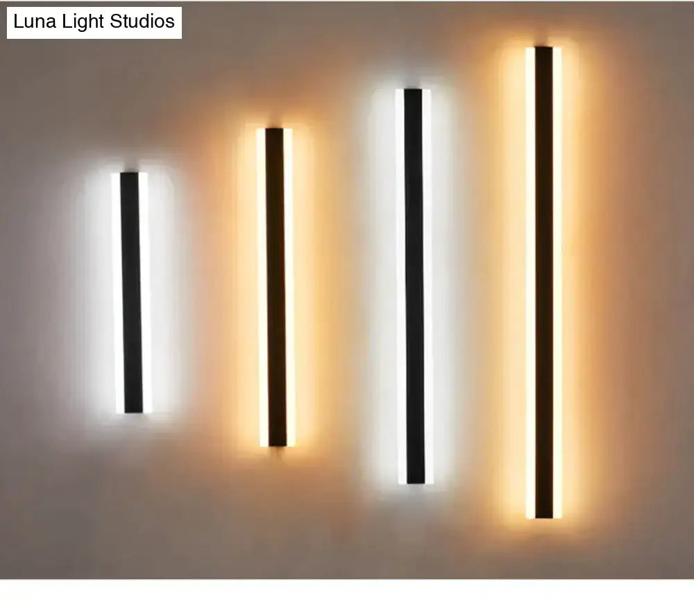Decorbites™ outdoor aluminium ip65 led wall mounted lamp with sleek black frame and warm glowing light strips