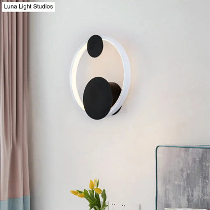 DecorBites™ DecorBites™ مصباح حائط LED عصري باللونين الأبيض والأسود من الأكريليك على شكل هالة بجوار السرير بإضاءة بيضاء/دافئة