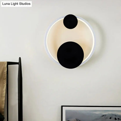 DecorBites™ DecorBites™ مصباح حائط LED عصري باللونين الأبيض والأسود من الأكريليك على شكل هالة بجوار السرير بإضاءة بيضاء/دافئة