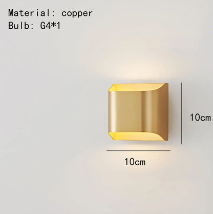 Modern Brass LED Wall Lamp - Gold / Medium