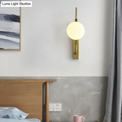 DecorBites™ DecorBites™ Modern Brass Wall Sconce with Sphere Glass Shade - LED Bedroom Lighting in Smoky/White/Amber