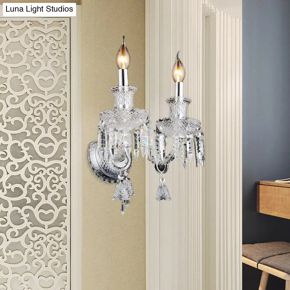 Aplique de pared tipo candelabro moderno cromado DecorBites™ con cristal transparente y decoración de cristal de diamante