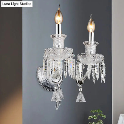 Aplique de pared tipo candelabro moderno cromado DecorBites™ con cristal transparente y decoración de cristal de diamante