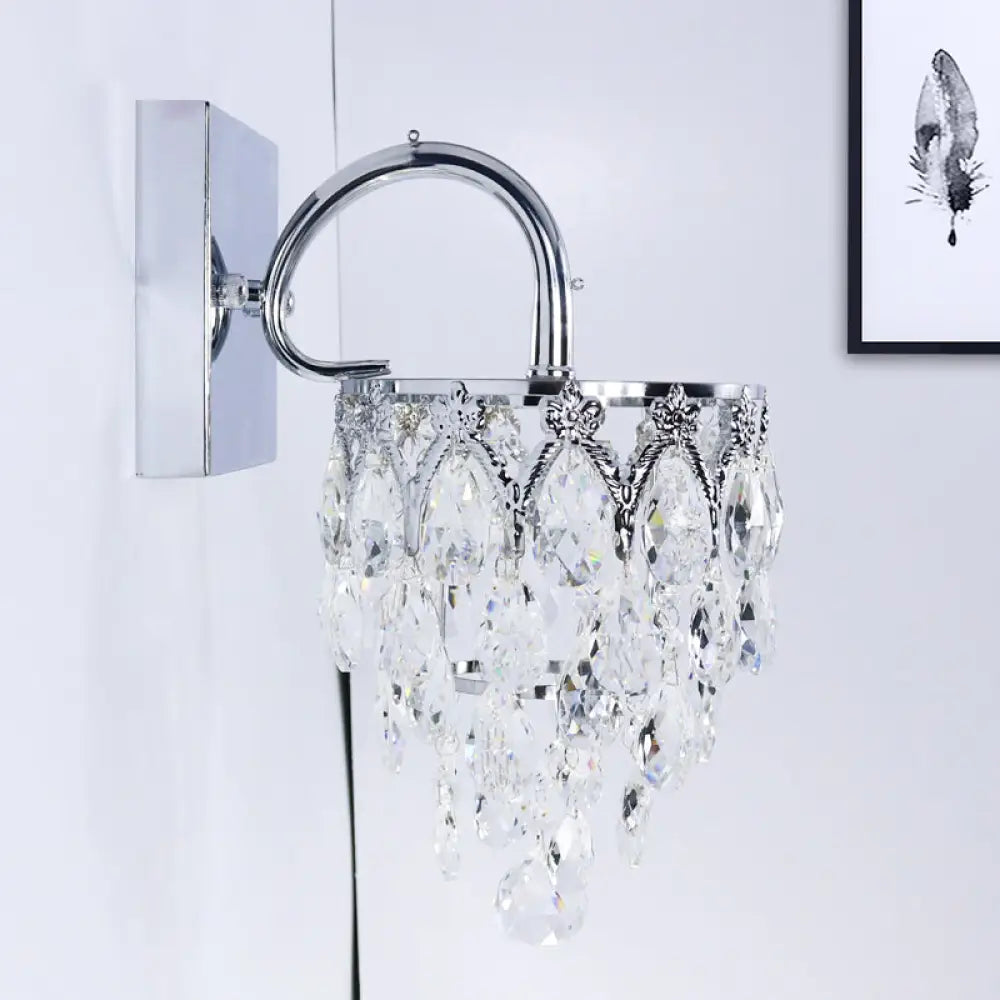 Lámpara de pared DecorBites™ Modern Crystal Draped con brazo arqueado y acabado cromado pulido