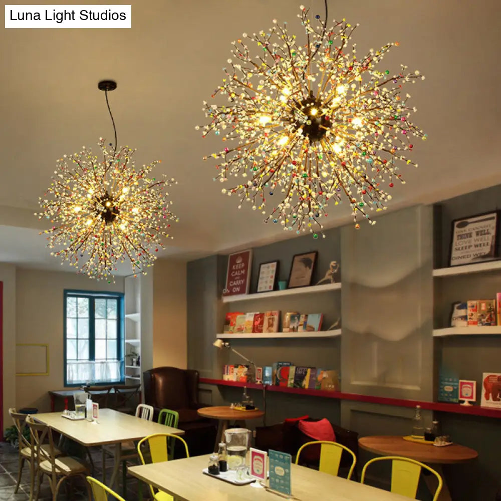 Lámpara de araña moderna de cristal con forma de estrella: 23,5"/31,5" de ancho, 8/12 luces, blanca/roja y verde