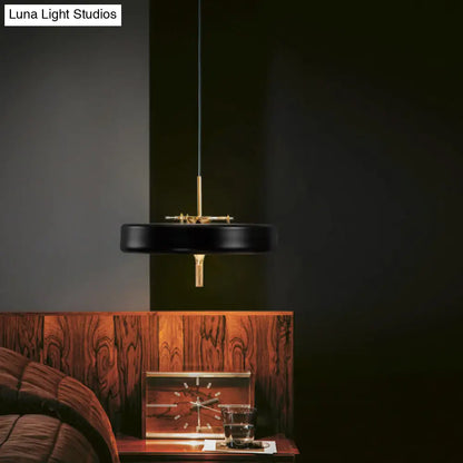 Lámpara de techo moderna tipo tambor, de metal azul claro, blanco y negro, con 3 luces, ideal para comedor.