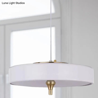 Lámpara de techo moderna tipo tambor, de metal azul claro, blanco y negro, con 3 luces, ideal para comedor.