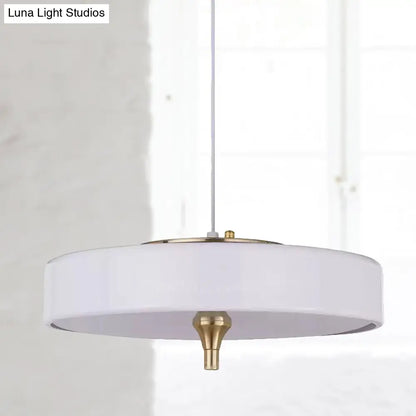 Lámpara de techo moderna tipo tambor, de metal azul claro, blanco y negro, con 3 luces, ideal para comedor.