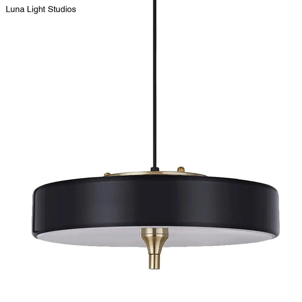 Lámpara de techo moderna tipo tambor, de metal azul claro, blanco y negro, con 3 luces, ideal para comedor.