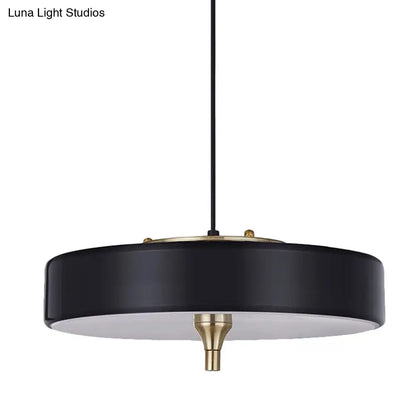 Lámpara de techo moderna tipo tambor, de metal azul claro, blanco y negro, con 3 luces, ideal para comedor.