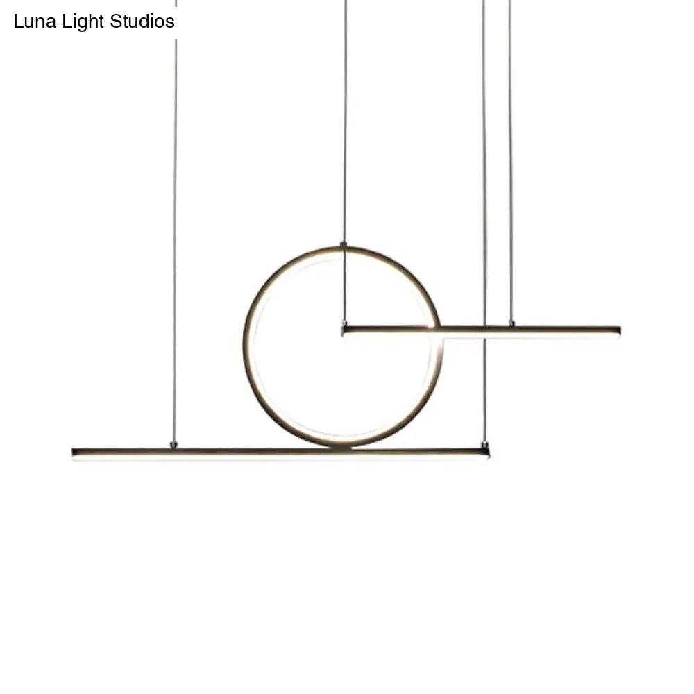 مصباح معلق LED هندسي حديث من DecorBites™ باللونين الأسود والذهبي، بإضاءة دافئة/بيضاء - مثالي لإضاءة المطبخ والمناظر الطبيعية والجزيرة