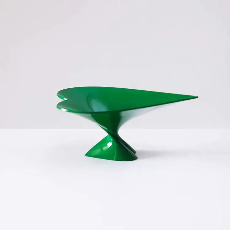 Vibrant green glossy ceramic geometric fruit plate with modern heart-shaped design for decorbites geometric fruit use
