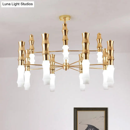 Lámpara de araña moderna de bambú dorado con diseño Sputnik - Lámpara colgante de metal de 12 luces