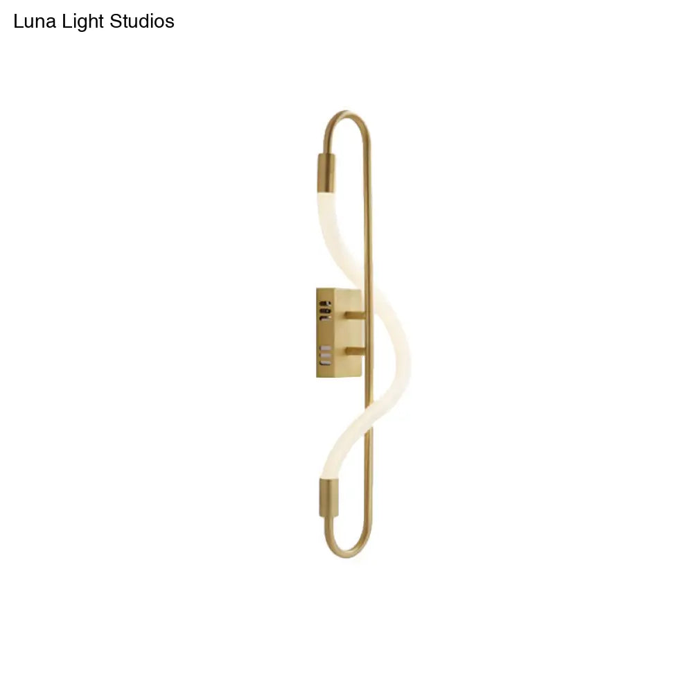 DecorBites™ DecorBites™ Modern Gold LED Wall Sconce with Tube Acrylic Shade - Elegant Lighting Solution