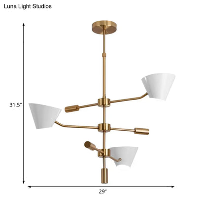 Lámpara de araña moderna de metal dorado con 3 luces y pantallas cónicas de cristal transparente