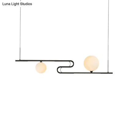 ثريا ديكوربايتس™ الحديثة المعلقة المصنوعة من الزجاج الحليبي وتصميم الخطوط القابلة للطي باللون الأسود لجزيرة قاعة الطعام - سيمبليسيتي مودو