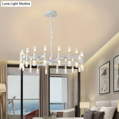 Lámpara de techo LED moderna para dormitorio - 24/36/60 luces, pantalla tubular de hierro, colgante blanco/negro