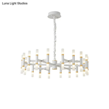 Lámpara de techo LED moderna para dormitorio - 24/36/60 luces, pantalla tubular de hierro, colgante blanco/negro