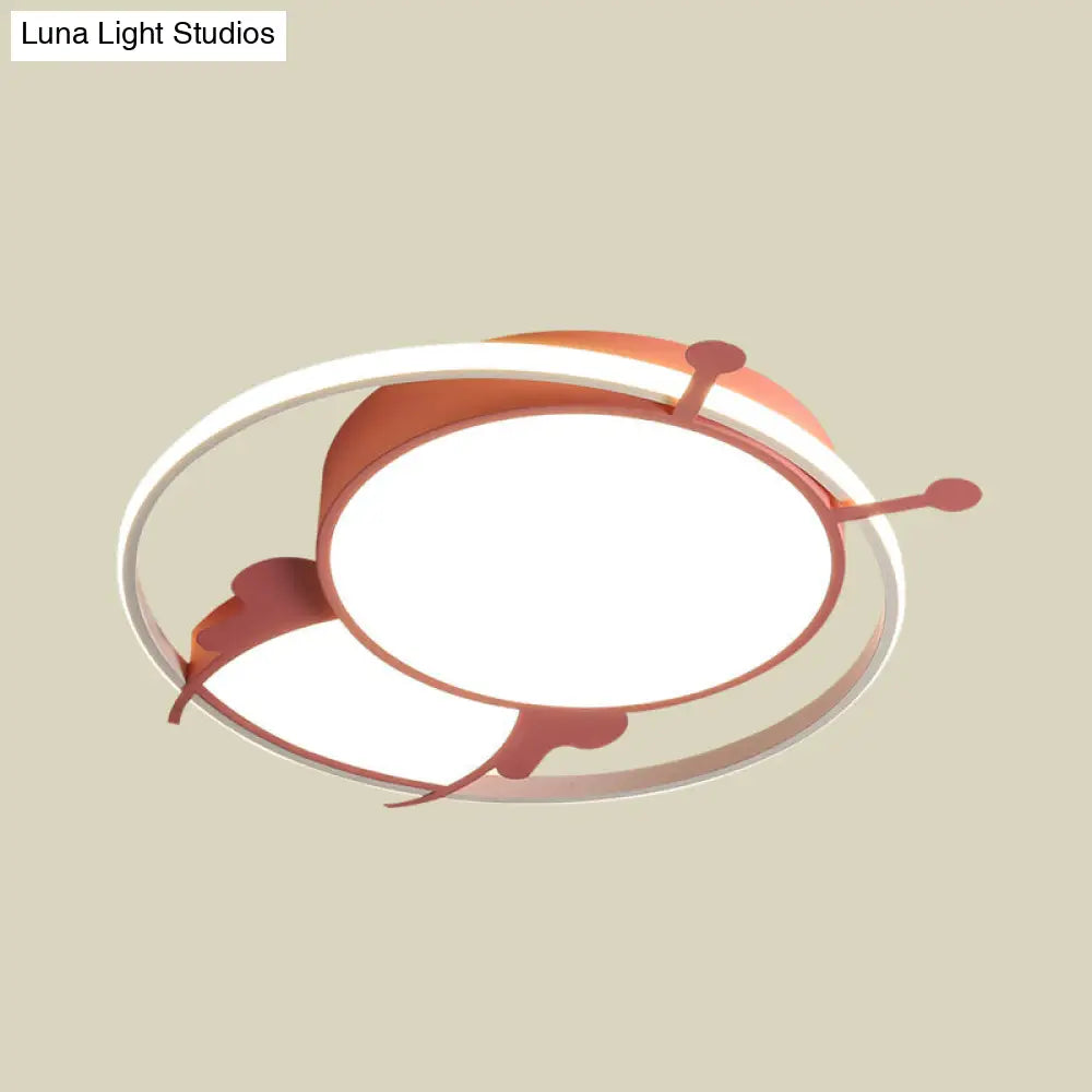 ديكوربايتس™ مصباح سقف LED عصري من ديكوربايتس™: تصميم نحلة باللونين الوردي والأزرق لغرفة النوم