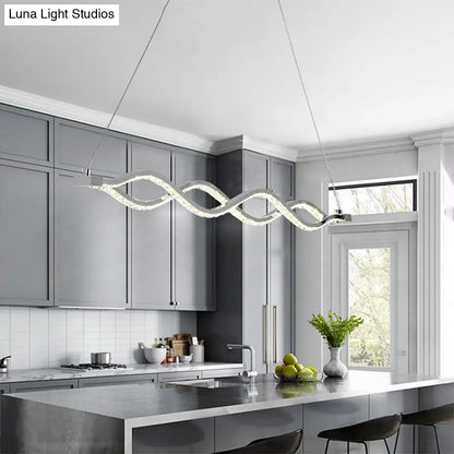 Lámpara de techo colgante moderna LED plateada con forma de espiral de cristal - Iluminación para comedor