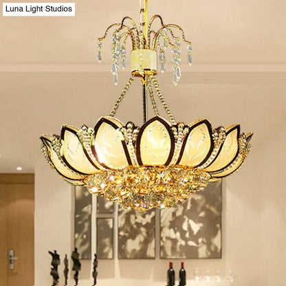 Lámpara de techo moderna Lotus Crystal con 6 luces en dorado - Ideal para comedores