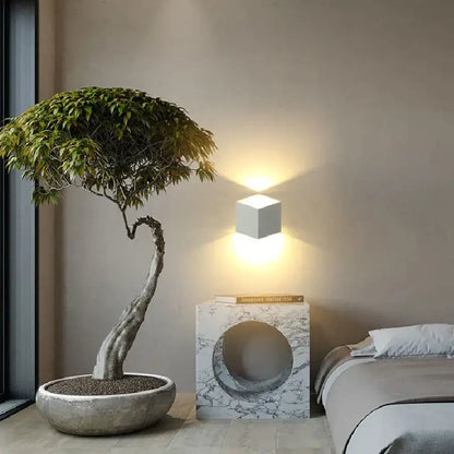 Modern matte black cube-shaped wall light with dual-head design for outdoor decorbites dual-head wall lamp decor