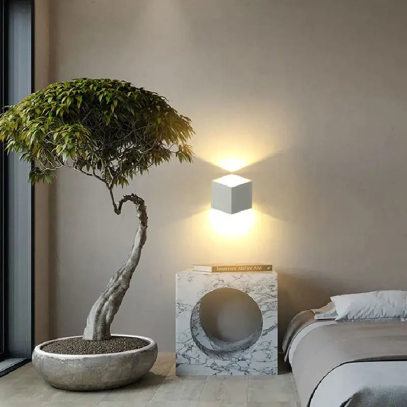 Modern matte black cube-shaped wall light with dual-head design for outdoor decorbites dual-head wall lamp decor