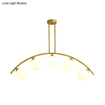 Lámpara de techo colgante moderna de arco metálico con pantallas de bolas de cristal - 5/7/9 luces