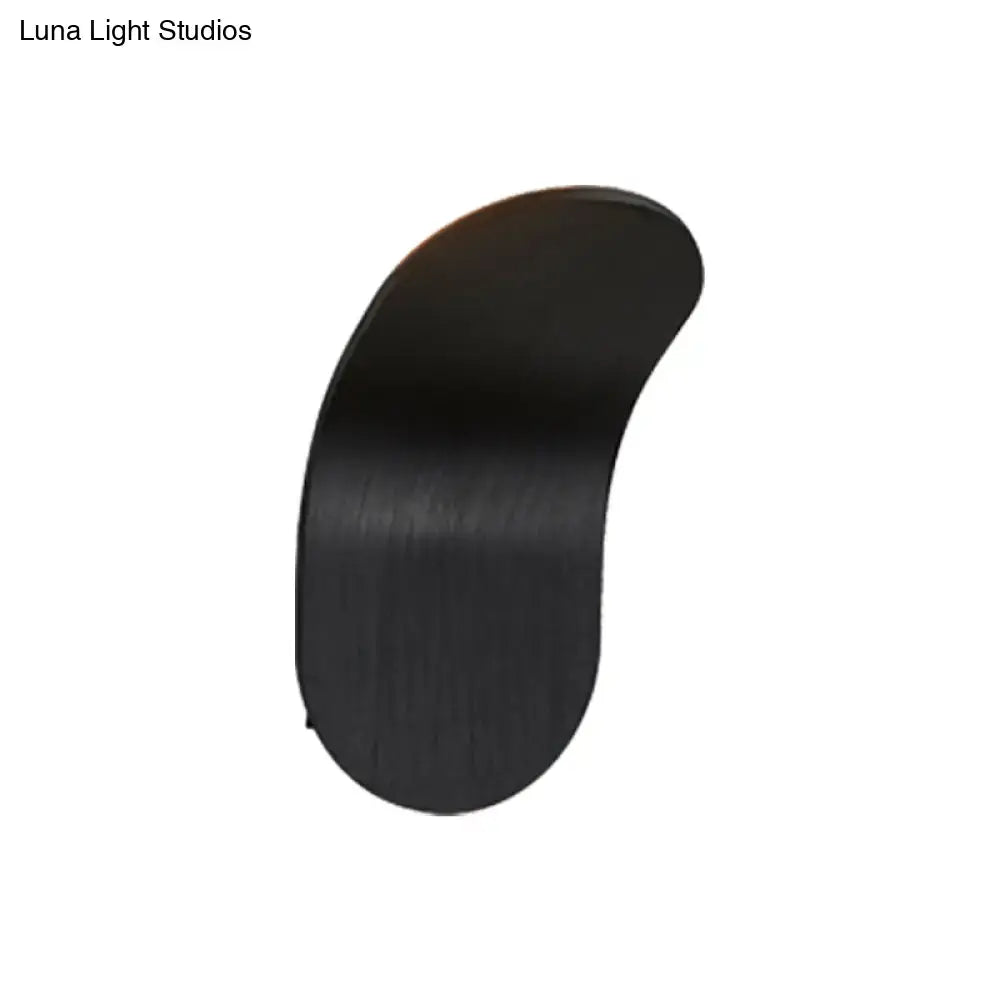 Modern metal bracket wall light with black matte curved design and black gold coffee finish for bedroom use