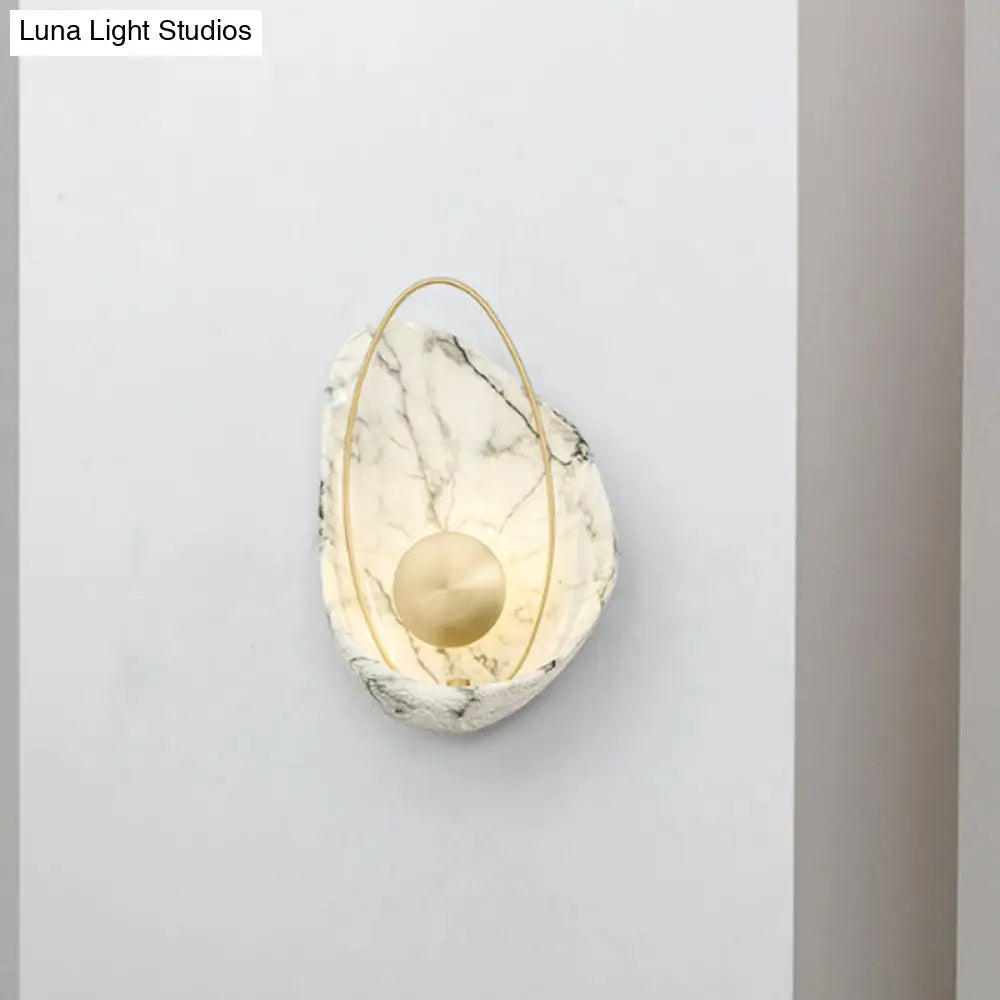 DecorBites™ DecorBites™ Modern Metal LED Wall Lamp: Resin Shell Shape, Single Head, White/Black Light