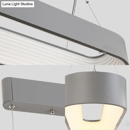 ثريا معدنية مستطيلة حديثة بإضاءة LED - عرض 33.5 بوصة/47 بوصة - أبيض/رمادي - طقم مصباح معلق مع موزع هواء مدمج