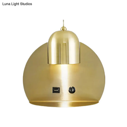 Lámpara de pared moderna de metal DecorBites™ con 1 luz para estudio: diseño sencillo y elegante para una iluminación versátil.