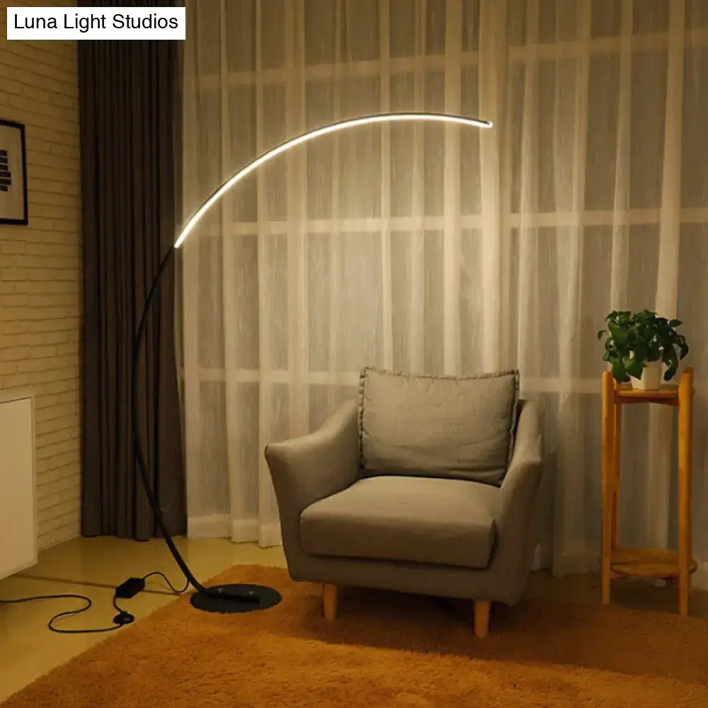 Modern black metallic floor lamp with arched frame and warm white led lighting for living room 220v-240v use