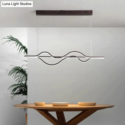 Lámpara colgante LED metálica moderna DecorBites™ para comedor e isla en color café