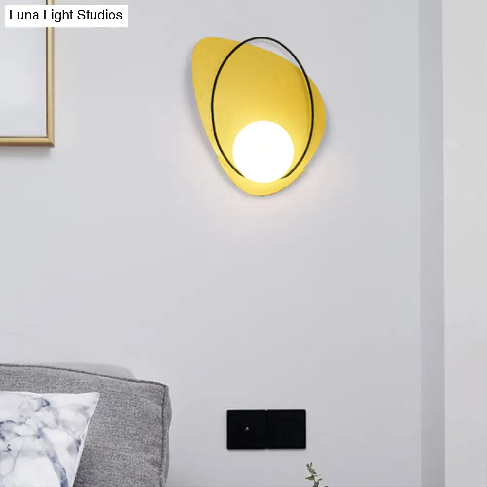 DecorBites™ DecorBites™ Modern Metallic Petal Wall Sconce - Stylish Single Living Room Light Fixture