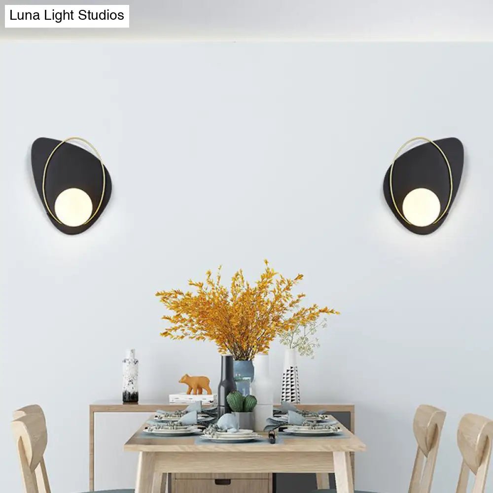 DecorBites™ DecorBites™ Modern Metallic Petal Wall Sconce - Stylish Single Living Room Light Fixture