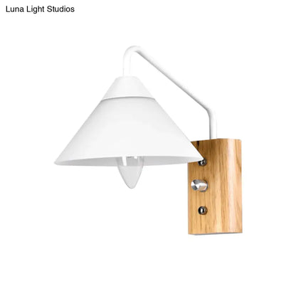 Aplique de pared cónico moderno de cristal opalino DecorBites™ - 1 luz, base de madera - Comedor o pasillo